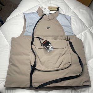 New Men NSW Therma-Fit Tech Pack INSUL VEST
Moon fossil and White,
Large